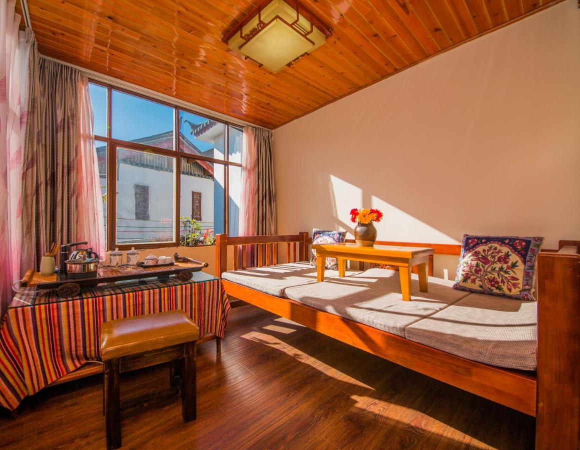 Lijiang Rongyi Homestay Εξωτερικό φωτογραφία